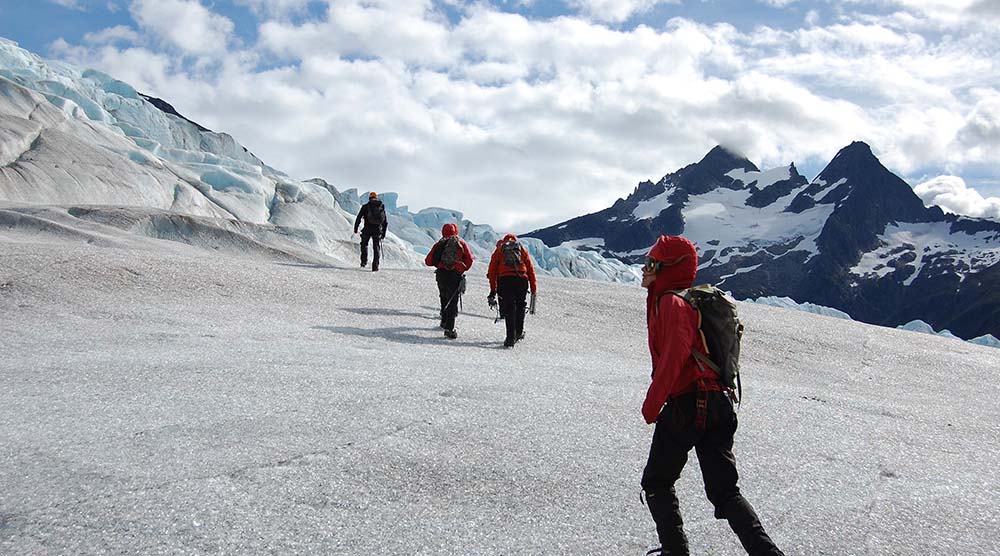 https://d3r8gwkgo0io6y.cloudfront.net/upload/Athabasca Glacier.jpg
